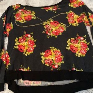 Free Kisses Tops - Black Floral Casual Graphic Shirt Free Kisses Tops - Black Floral Casual Graphic Shirt